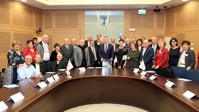 אדלשטיין, לופוליאנסקי ואנשי יד שרה