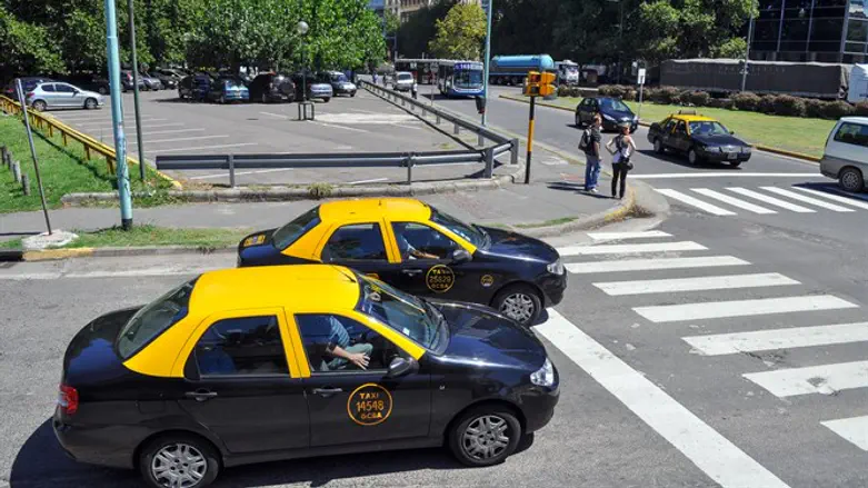 cabs in Argentina (illustration)