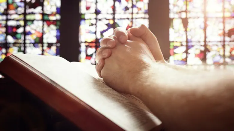 נאום בבית כנסת. אילוסטרציה