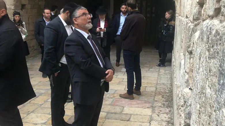 השר ועקנין בכותל הקטן