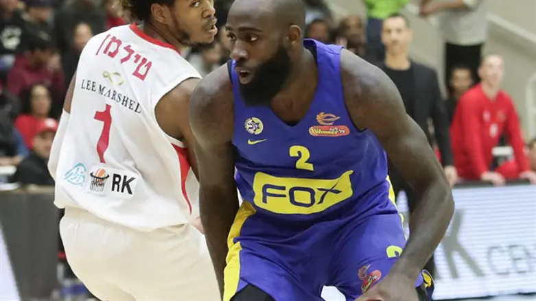 קווינסי אייסי מול גלבוע גליל