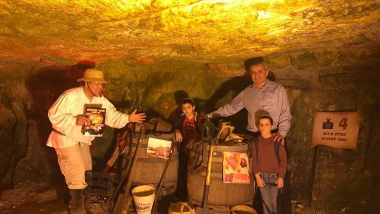 השר אלקין בפתיחת אירועי 'חנוכליים'