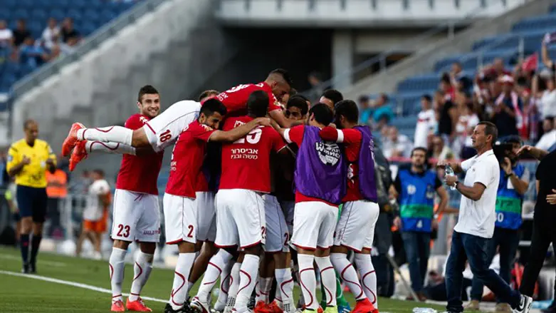 שחקני באר שבע חוגגים