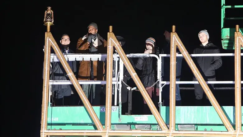 הפרקליט הניו יורקי בהדלקת הנרות במנהטן