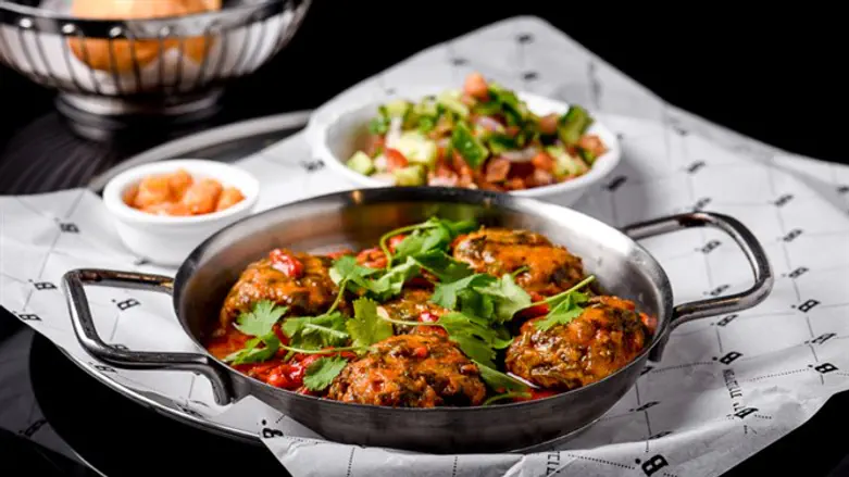 קציצות דג ברוטב פלפלים