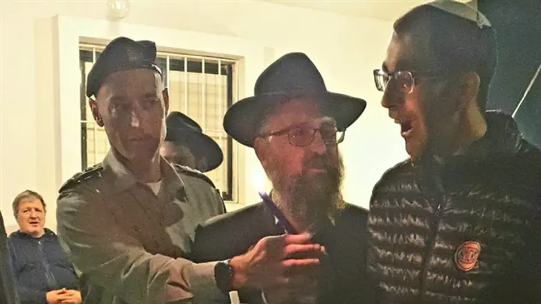 חב"ד מדליקים נרות עם גיבורי ישראל