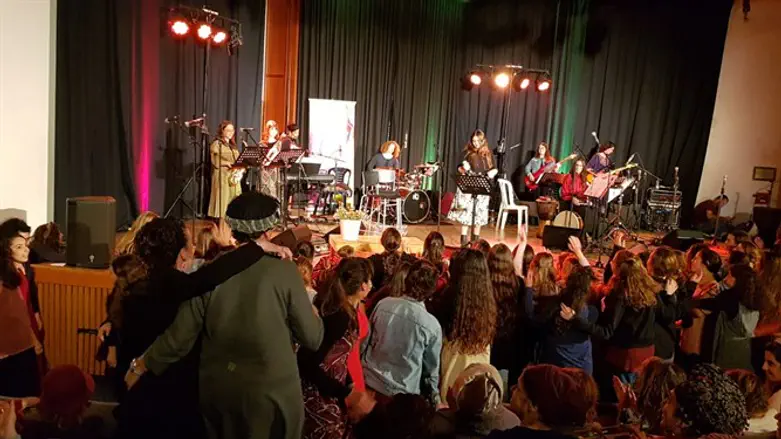 שמחה ורוממות