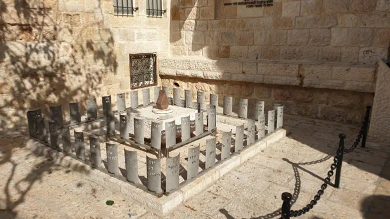 אנדרטה לזכר חללי הרובע