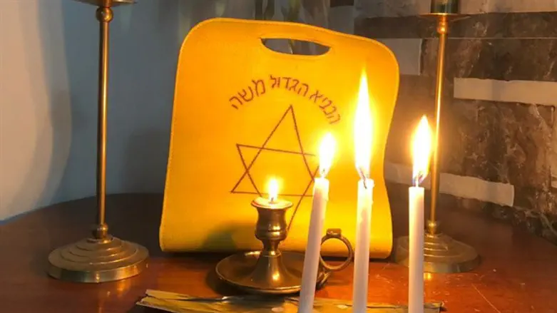 חנוכייה במדינת אוייב