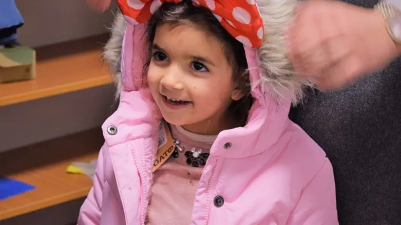 Jewish Children in Israel receive their free winter coats