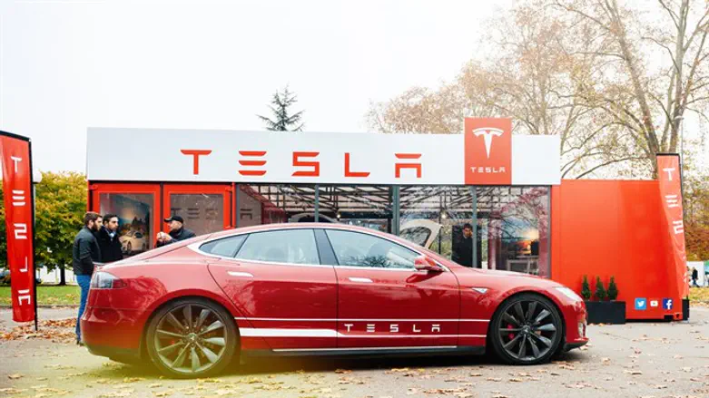 Шоурум Tesla