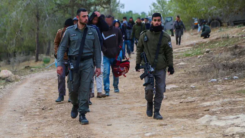 Задержанные арабские нелегалы