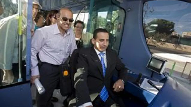 הועדה מסיירת