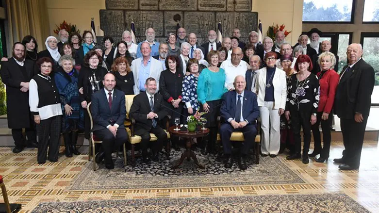 ריבלין עם מתנדבי יד שרה