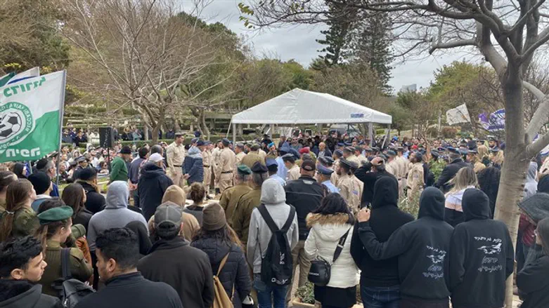 Прощание с одиноким солдатом