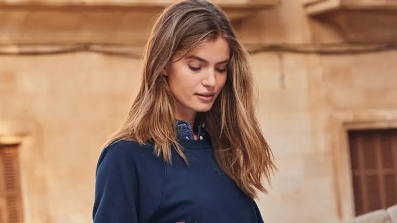 סווטשרט עם הדפס גרפי