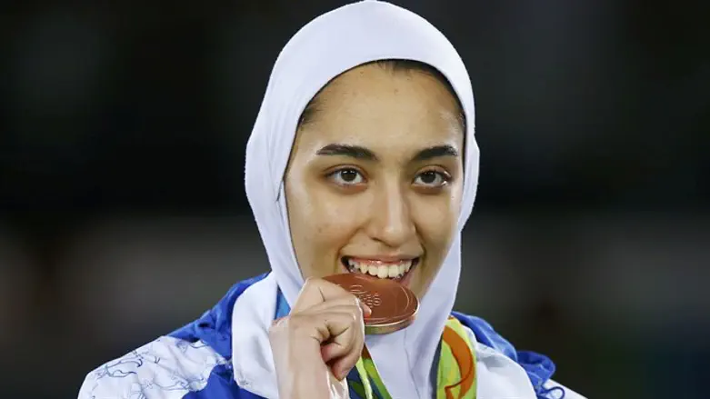 Kimia Alizadeh