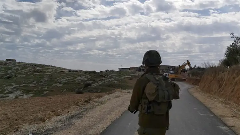 הריסת בנייה בלתי חוקית בהר חברון