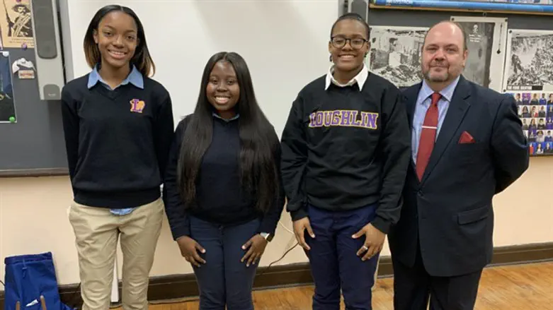 משמאל לימין: ג'רמייה פנטון-וויטהד, נאישה קומין, נהימה ווקר וויליאם מייסון