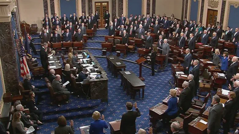 Chief Justice John Roberts swears in senators at start of impeachment trial