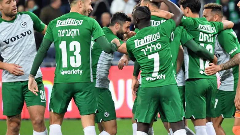 שחקני חיפה חוגגים הערב