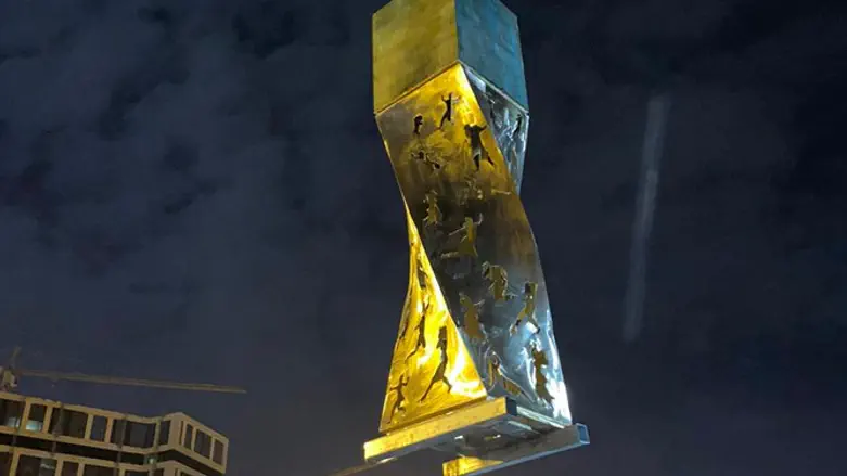 Установка памятника героям блокады Ленинграда