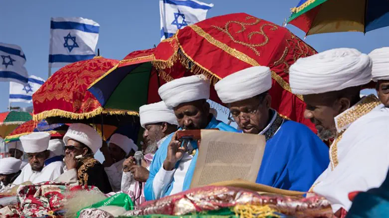 Члены общины евреев, выходцев из Эфиопии. Иллюстрация