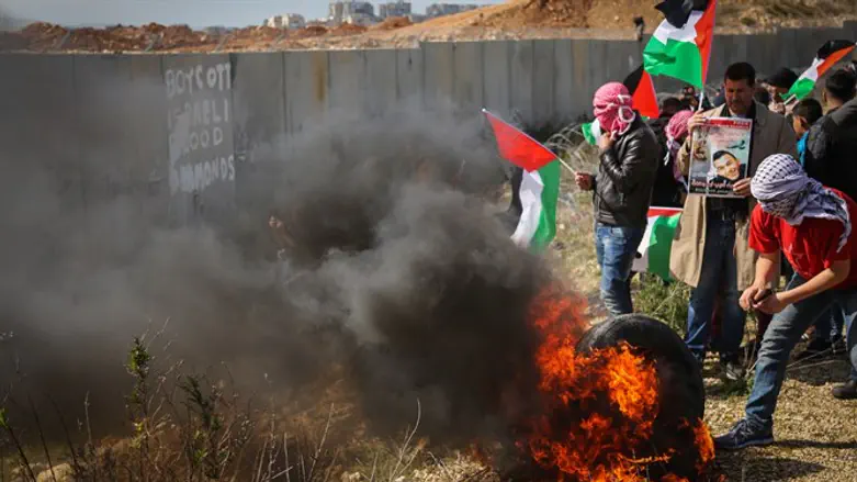 על פי נתוני צה"ל, 22 חיילים הפכו לנכים בעקבות האירועים. התפרעויות בבילעין