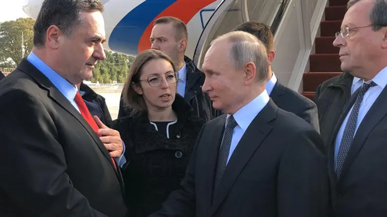 Исраэль Кац встретил Владимира Путина в аэропорту Бен-Гурион