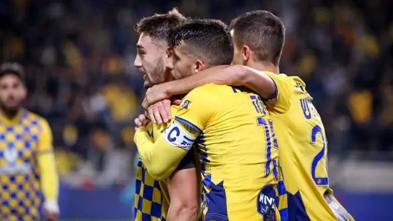 שחקני מכבי חוגגים הערב