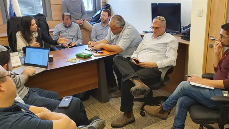 שקד עם אנשי ''ימינה''