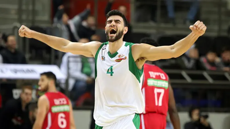 מור חוגג הערב ניצחון על ירושלים