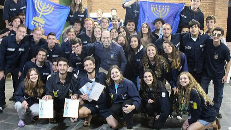 Молодые люди, посетившие семинар "Бейтара"