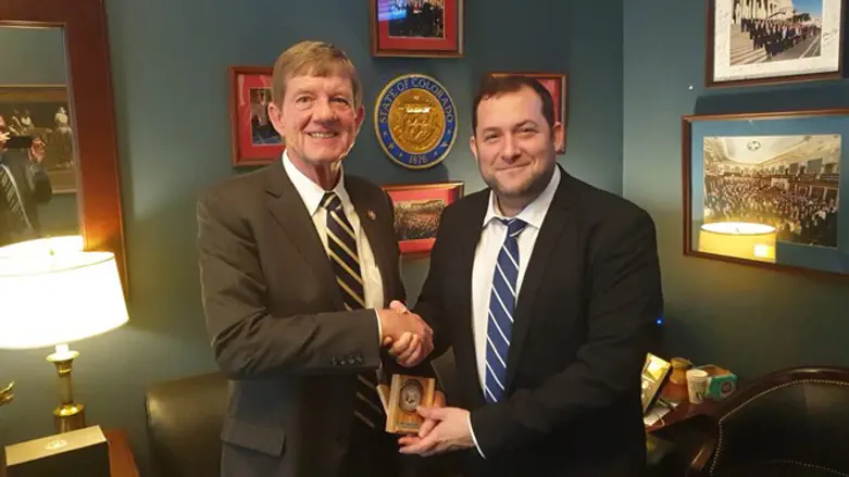 דגן וטיפטון