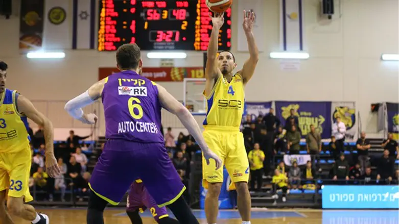 סטול מול חולון הערב