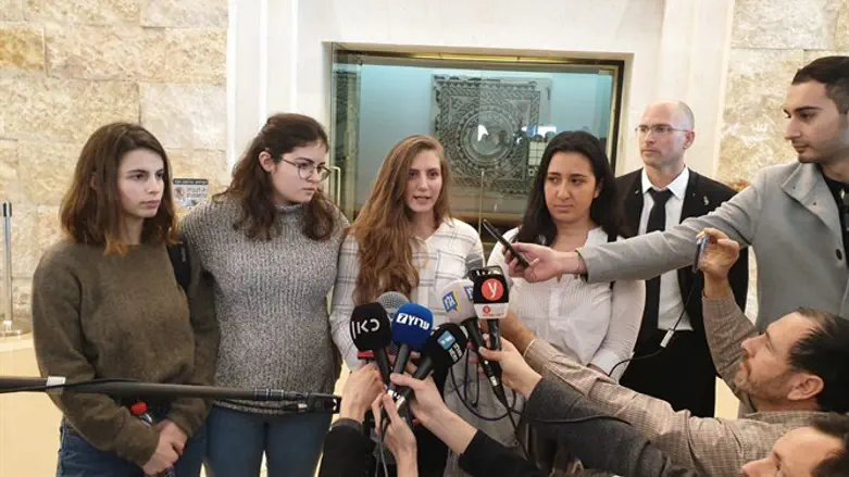 "Мы не позволим Армии Обороны Израиля оттолкнуть женщин"