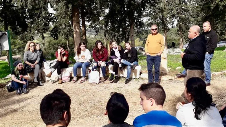 נוטעים לזכרו