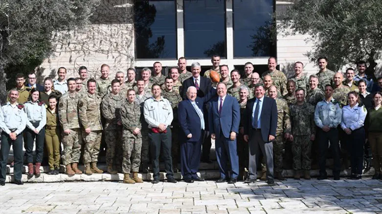 הנשיא ריבלין והחיילים האמריקנים