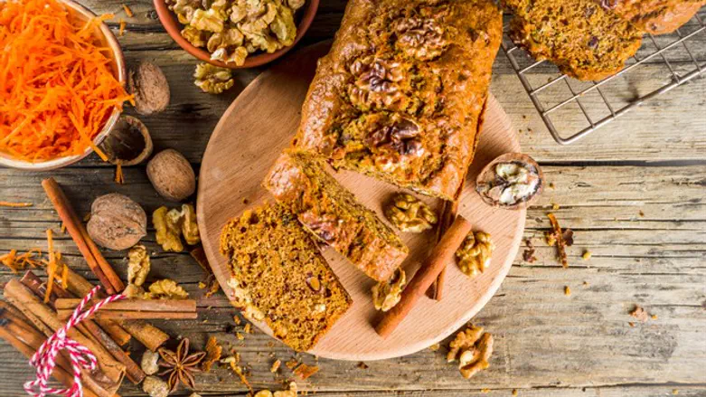 עוגת גזר ואגוזים