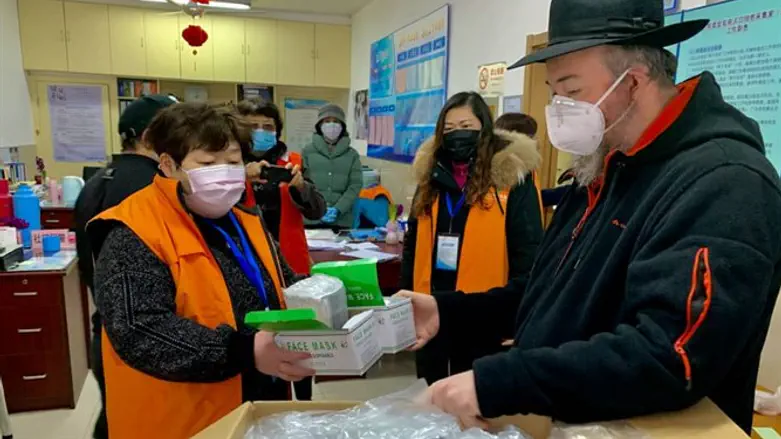 Distributing medical masks