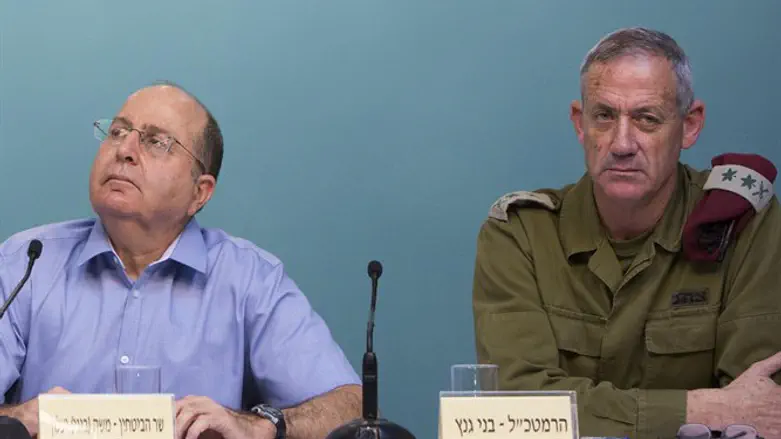 DM Yaalon and Chief of Staff Gantz during Protective Edge