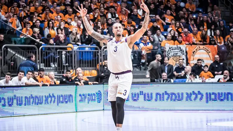 ווטרס. סחף את נהריה לגמר הגביע