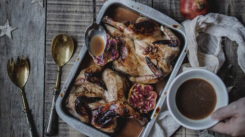 עוף צלוי ברוטב רימונים