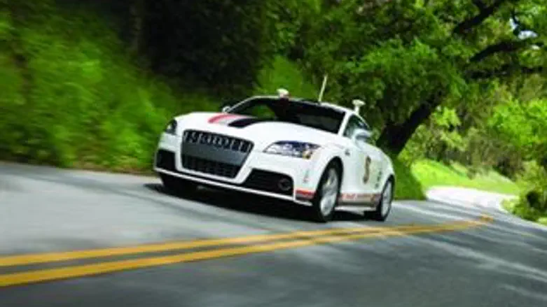 מכונית רובוט