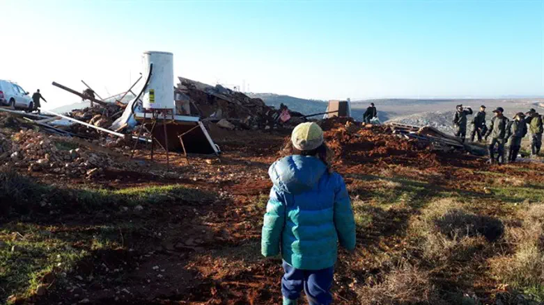 "לא כל פעולות האכיפה מגיעות עד לשר הביטחון". ההריסה במעלה שלמה