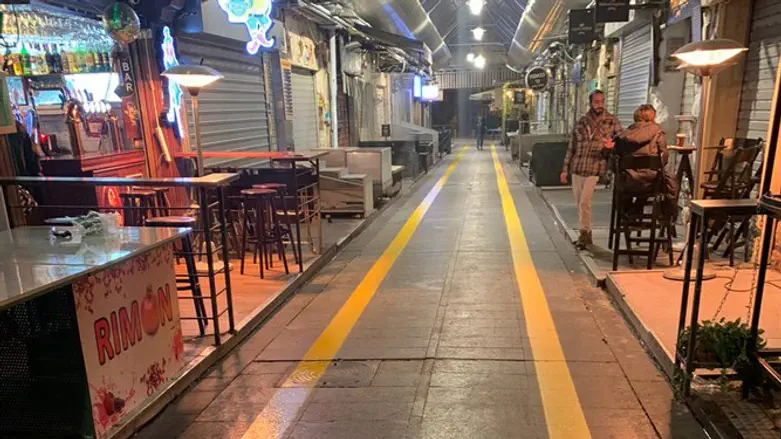 הקו הצהוב בשוק המקורה