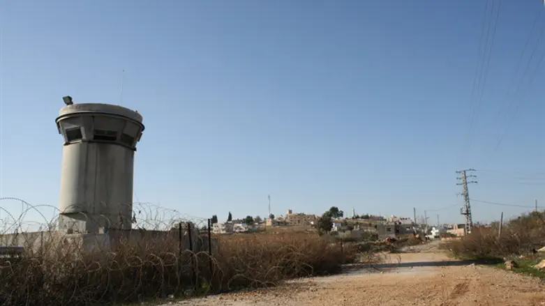 Въезд в деревню Наби Салех