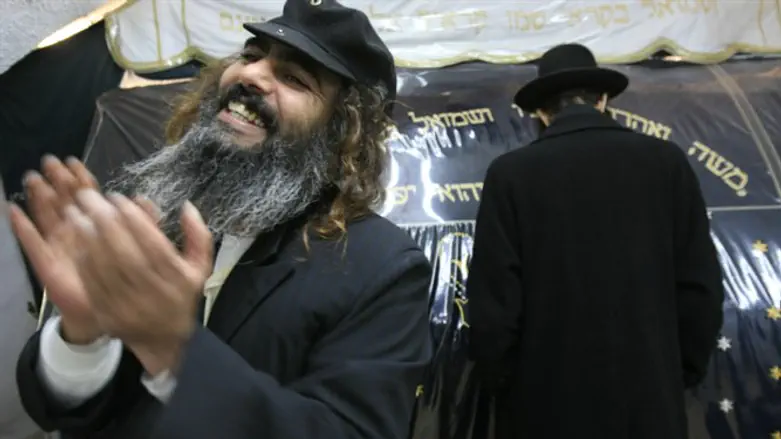 Prayer services in Samuel's Tomb