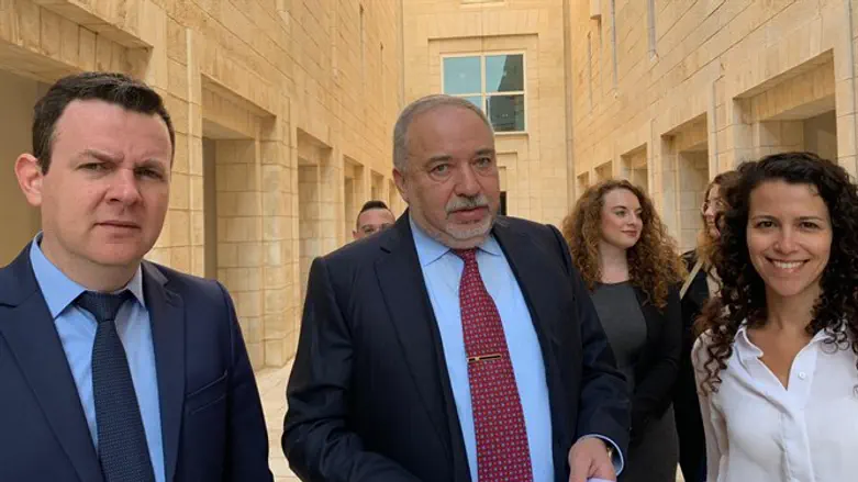 ליברמן בבית המשפט העליון. הבוקר