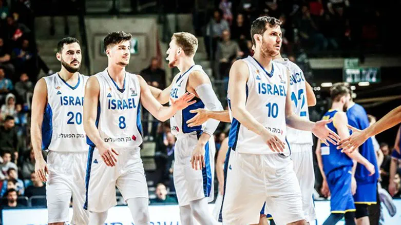 שחקני הנבחרת בניצחון הבית האחרון שלהם במוקדמות